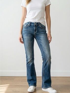BKE Women's Medium Blue Bootcut Jeans